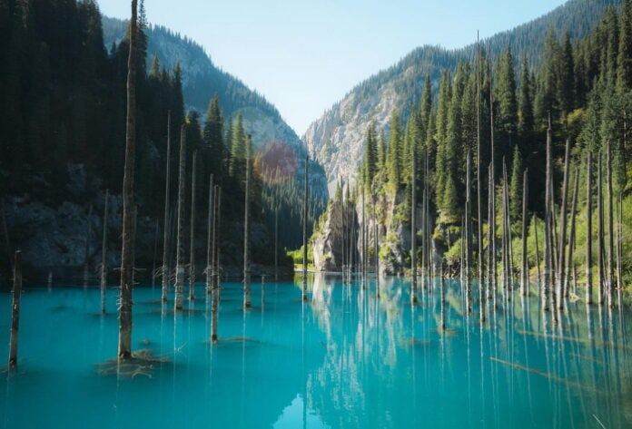 Almaty-kaindy-lake