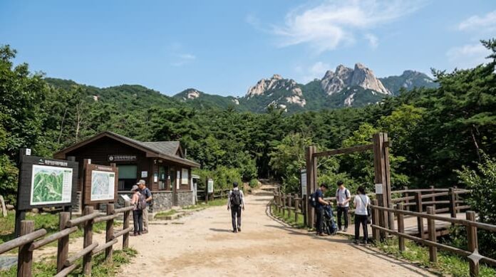 Gemini_Generated_Image_j28qr4j28qr4j28q 북한산 국립공원 입구와 한산한 등산로 풍경