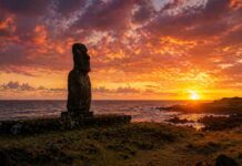 세상의 끝에서 만나는 인간의 자취 ㅣ 제 1부 이스터섬 이스터 섬 아후 타하이에서 마주한 붉은 저녁 하늘과 모아이
