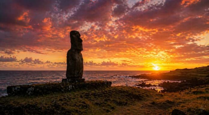 세상의 끝에서 만나는 인간의 자취 ㅣ 제 1부 이스터섬 이스터 섬 아후 타하이에서 마주한 붉은 저녁 하늘과 모아이