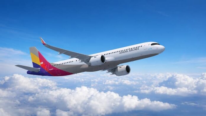아시아나항공 A321neo 항공기가 하늘을 비행하는 모습, 2026년 1분기 실적 분석 기사 대표 이미지