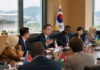 세종에서 열린 코피스트 고위급 관광정책 포럼에서 개발도상국 관광 관계자들이 지역관광 활성화 방안을 논의하는 이미지