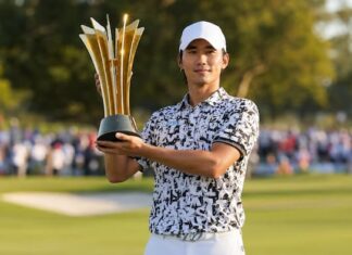 오승택, KPGA 파운더스컵 첫 우승…14번 홀 벙커 버디로 정상 오승택 KPGA 파운더스컵 첫 우승 트로피 세리머니 참고사진 기반 생성 이미지