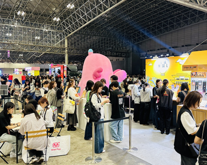 KCON JAPAN 2026 서울관광재단 홍보부스 전경과 현장을 찾은 일본 K-POP 팬들