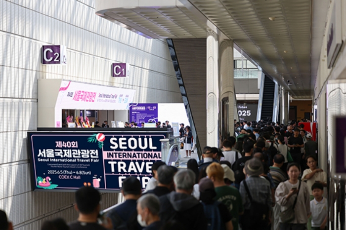 해외 관광청과 각국 문화 체험이 진행되는 서울국제관광전 부스 현장