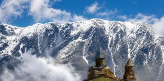 Georgia Invites Korean Travellers to a Land of the Black Sea, Wine and Warm Hospitality 조지아 카즈베기 게르게티 삼위일체 성당과 코카서스 설산 풍경