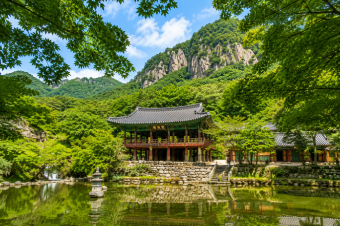 baegyangsa-ssanggyeru-green-forest-summer 장성 백양사 쌍계루와 백암산 초여름 숲 풍경