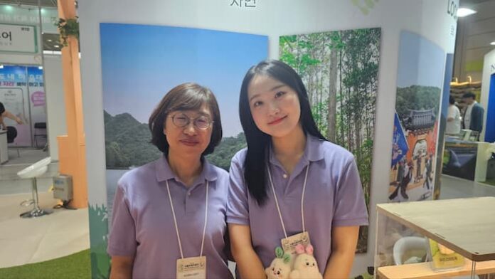 geumjeong-gu-sitf-2026-kwon-sewon-tourism-booth 서울국제관광전 SITF 2026 금정구 관광홍보관의 권세원 관광진흥팀장