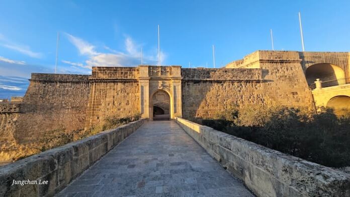 malta-fort-st-angelo-golden-gate 몰타 세인트안젤로 요새 성문 진입로와 그랜드하버