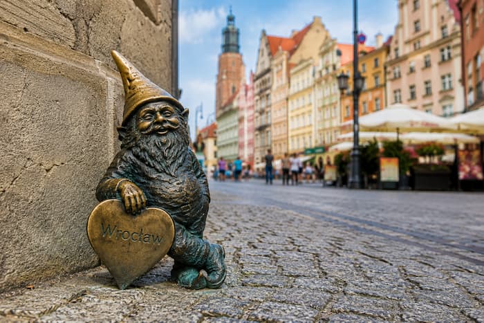 Wrocław dwarf statues as a family-friendly tourism attraction and symbol of the city’s humour