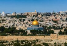The Quiet Power of Consistency: What Israel’s Tourism Office in Korea Can Teach the Global Travel Industr Jerusalem's Old City reflects Israel's rich history and enduring appeal as a global travel destination.