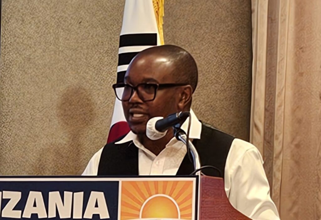 George J. Mwagane 탄자니아 관광청 Senior Tourism Officer 서울 로드쇼 발표 장면