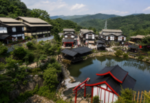 동두천 니지모리 스튜디오 일본식 마을과 중앙 연못 전경