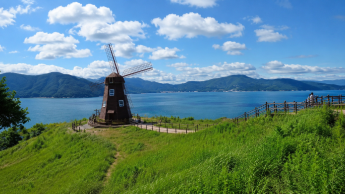 geoje-windy-hill-windmill-ocean-view 거제 바람의 언덕 풍차와 푸른 남해 바다 전경