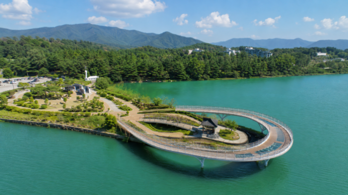 gyeongju-bomun-tourist-complex-aerial-summer 경주 보문관광단지와 보문호 수변 산책로 여름 전경