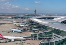 인천국제공항 제2여객터미널과 항공기 전경
