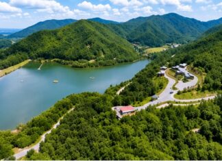 보성 제암산자연휴양림 호수와 산림 전경