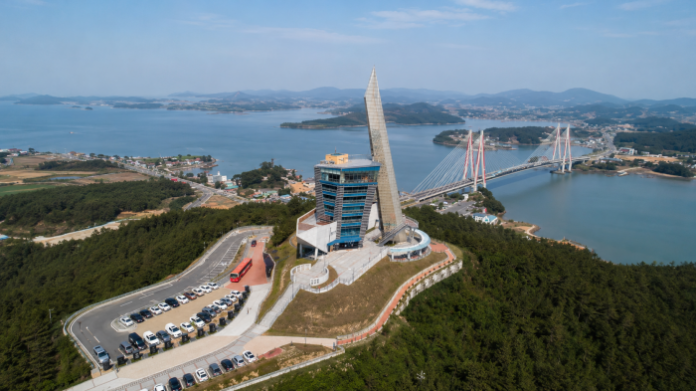 jindo-tower-uldolmok-aerial-main 망금산 정상 진도타워와 진도대교, 울돌목 해협을 내려다본 전경