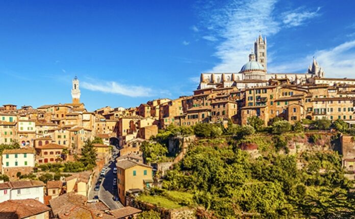 naeiltour_italy_small_town_journey_main 이탈리아 소도시 여행을 상징하는 토스카나 구릉과 중세 마을 풍경
