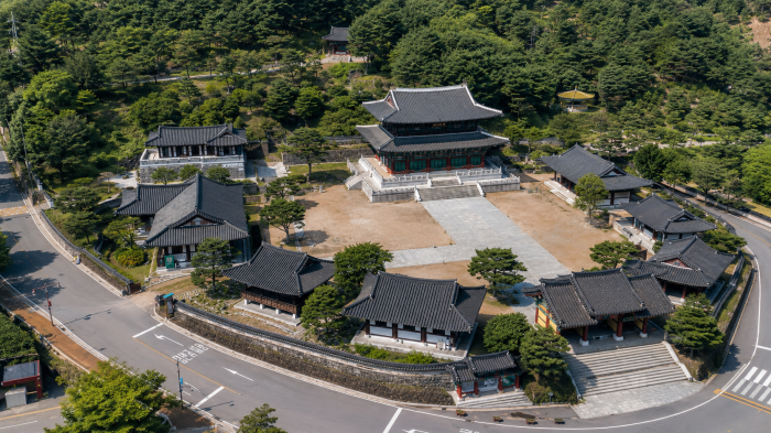 산청 동의보감촌 한방기체험장 동의전과 전통 건축군