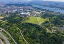 서울 월드컵공원, 여의도공원 12배 규모…1.3㎞ 메타세쿼이아 숲길 서울월드컵경기장과 한강, 평화의공원·하늘공원·노을공원이 펼쳐진 월드컵공원 전경