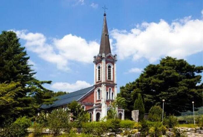 wonju-yongsomak-catholic-church-main 원주 용소막성당 붉은 벽돌 외벽과 높이 솟은 첨탑