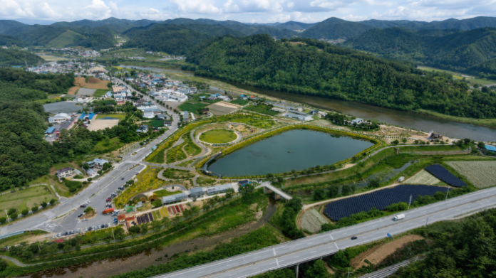 yeongwol-yeondangwon-garden-aerial-summer 영월 동서강정원 연당원 저류지와 9개 테마정원 여름 전경