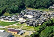 용인 대장금파크, 대장금부터 미스터 션샤인까지 드라마 속 주인공이 되는 한류 여행지 용인 대장금파크 산자락 아래 펼쳐진 한옥 세트와 사극 오픈세트장 전경