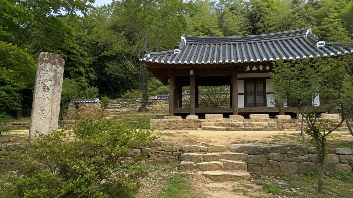 강진 백운동원림 돌담과 전통 한옥 풍경