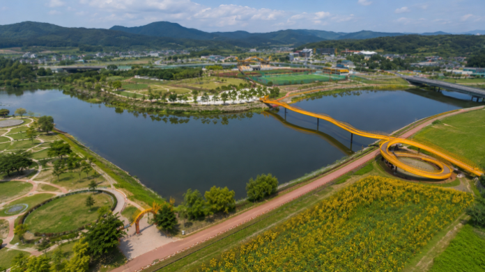 jangseong-hwangryong-river-yongjak-bridge-aerial 장성 황룡강과 황금빛 용작교 황룡정원 전경