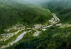 국립진안고원산림치유원, 해발 650m 숲에서 4만4천 원에 머무는 치유 여행 덕태산과 선각산 사이 백운동계곡에 조성된 국립진안고원산림치유원 전경