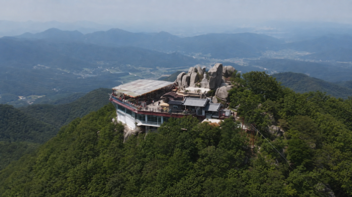 palgongsan-gatbawi-summit-main 팔공산 갓바위 관봉 정상과 주변 산세