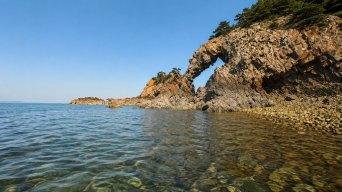 seosan-hwanggeumsan-elephant-rock-coast 서해 바다를 향해 코를 내민 형상의 서산 황금산 코끼리바위