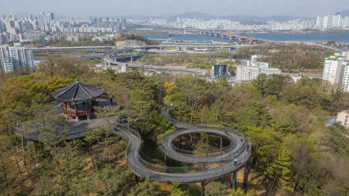 용왕산 용왕정 스카이워크와 서울 파노라마