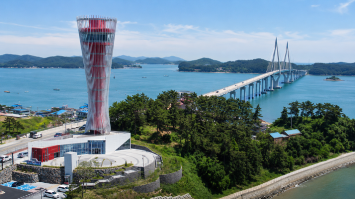 taean-yeongmok-port-observatory-bridge 태안 영목항 전망대와 원산안면대교가 함께 보이는 서해 전경