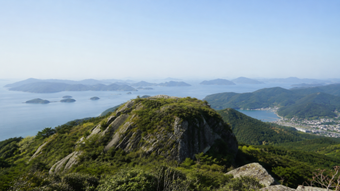 tongyeong-mireuksan-hallyeosudo-panorama 통영 미륵산 능선에서 바라본 한려수도 섬과 푸른 바다