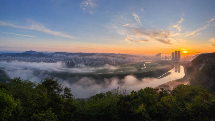 ulsan-taehwagang-national-garden-river-sunrise 울산 태화강 국가정원과 십리대숲을 내려다본 일출 풍경