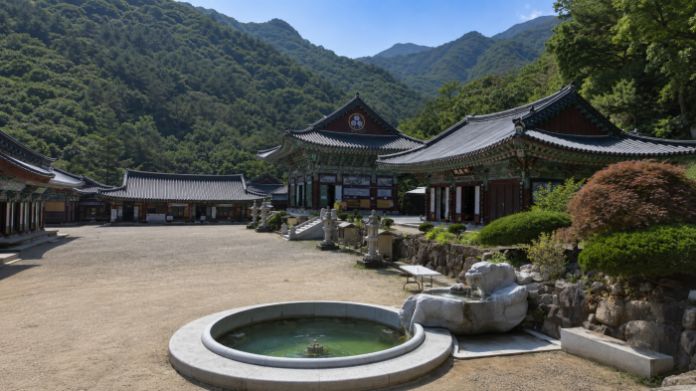 양평 용문사 경내와 용문산 산세