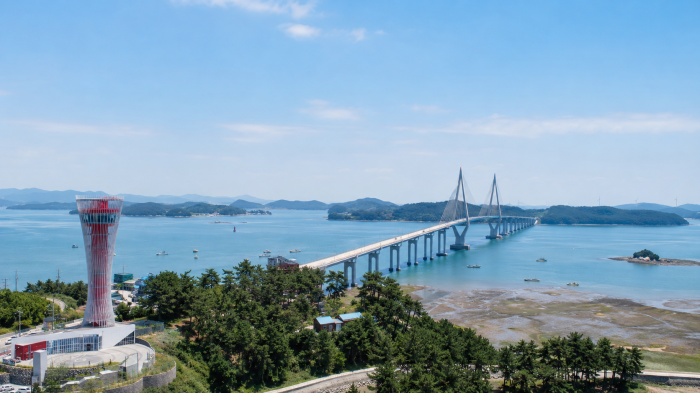 영목항 전망대에서 바라본 원산안면대교와 서해
