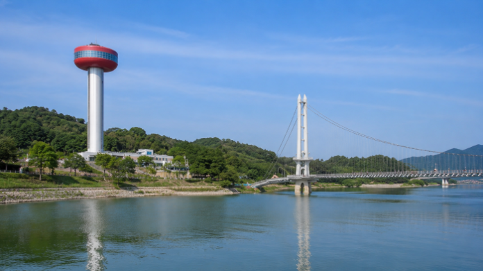 yesan-yedangho-observatory-bridge-view 예산 예당호 전망대와 출렁다리 전경