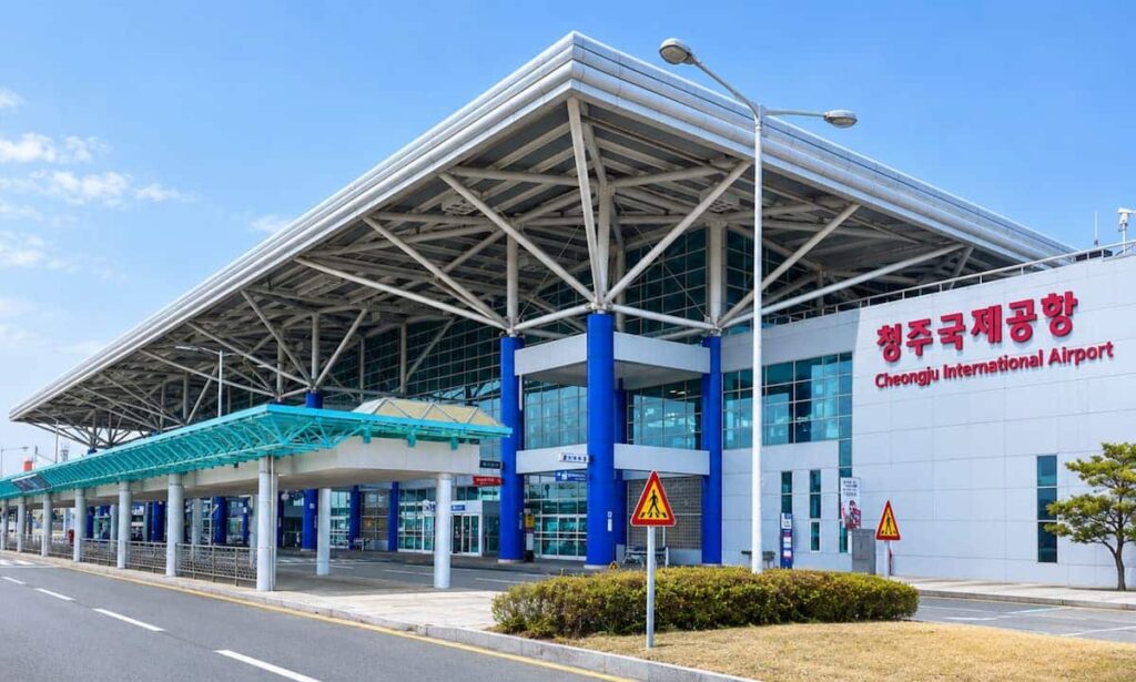 청주공항 외국인 109% 늘었는데 34.5%는 수도권행…1인당 충북 소비 38.2% 줄었다