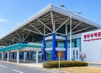 청주공항 외국인 109% 늘었는데 34.5%는 수도권행…1인당 충북 소비 38.2% 줄었다 외국인 입국객이 크게 증가한 청주국제공항 여객청사 전경
