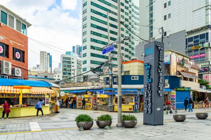 haeundae-market-fair-price-main 관광객과 상점이 밀집한 부산 해운대전통시장 전경