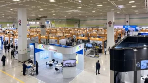 INTRA 2026 국제첨단소재기술대전을 상징하는 대형 첨단소재 산업 전시장 전경