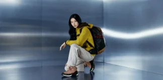 거친 암릉에서도 발목 꽉 잡는다… K2, 가을 등산화 ‘나하르’ 출시 가을 아웃도어 룩과 함께 K2 나하르 등산화를 착용한 브랜드 모델 수지