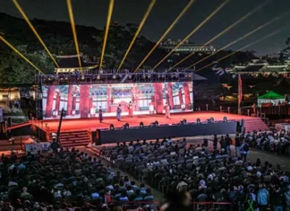 Eight Nights With a King: Suwon Brings Jeongjo’s Royal Journey Back to Life King Jeongjo Royal Procession fills a major street during the Suwon Hwaseong Cultural Festival