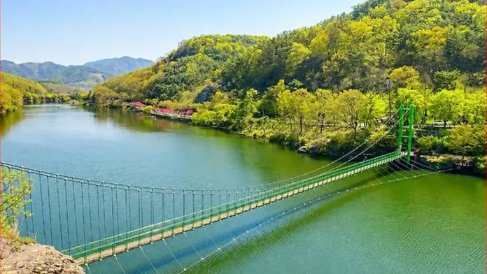 haman-ipgok-reservoir-featured 함안 입곡저수지와 출렁다리 전경