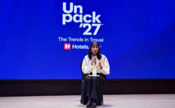호텔스닷컴 ‘언팩 27’ 공개…2027년 여행시장, 목적지보다 ‘경험’이 바꾼다 호텔스닷컴 언팩 27 행사에서 2027년 여행 트렌드를 발표하는 라비니아 라자람